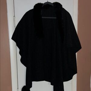 Elegant Black Fur-Trimmed Women's Cape